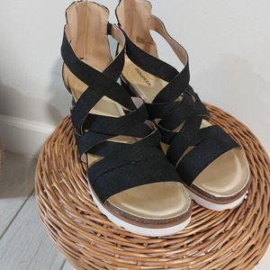 Maurcies  black cross over platform sandals